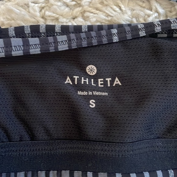 Athleta workout top with built in bra - Picture 3 of 3